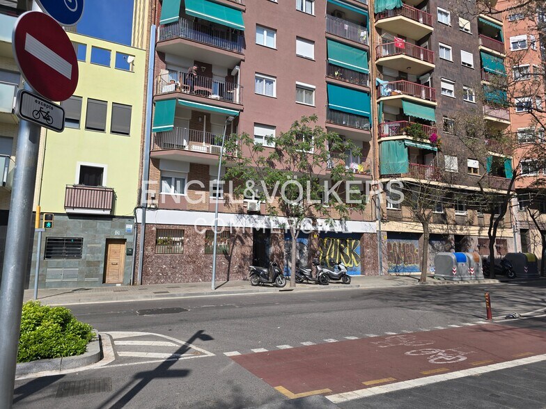 Local en Barcelona, Barcelona en alquiler - Foto del edificio - Imagen 2 de 2