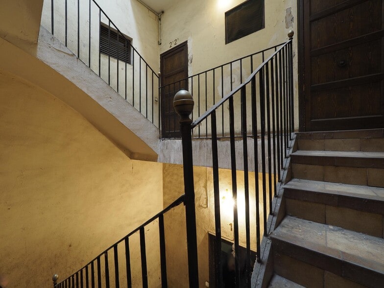 Edificio residencial en Olot, Gerona en venta - Foto del interior - Imagen 3 de 30