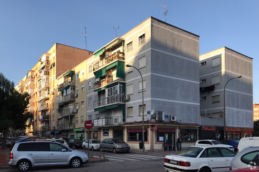 Avenida Portugal, 11, Móstoles, Madrid en venta - Foto del edificio - Imagen 3 de 3