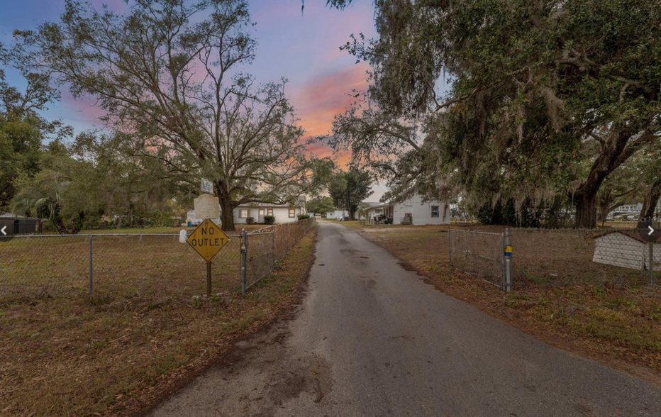 6831 Wire Rd, Zephyrhills, FL en venta - Foto del edificio - Imagen 2 de 23