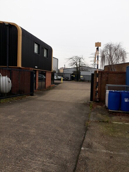 9 Alington Rd, St Neots en venta - Foto del edificio - Imagen 3 de 5