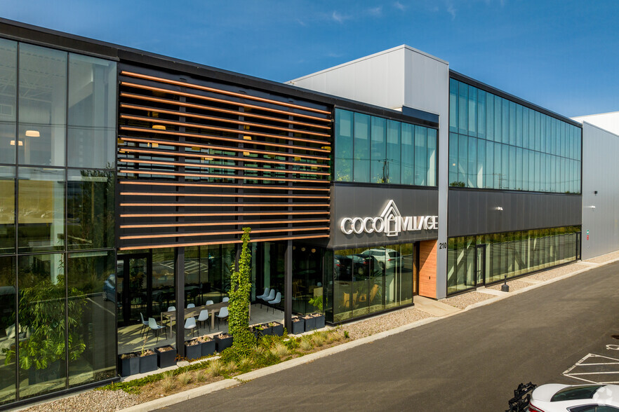 210-250 St Jean-Coutu, Varennes, QC en alquiler - Foto del edificio - Imagen 2 de 10