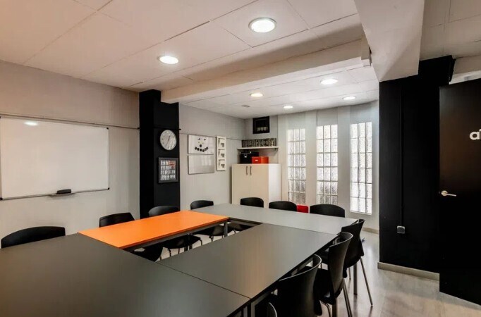 L'Hospitalet de Llobregat, BAR 08906 - Unidad - - - Foto del interior - Image 1 of 1