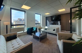 22-23 Quai Du President Carnot, Saint-Cloud en venta Foto del interior- Imagen 1 de 4