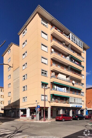 Travesía Toledo, 1, Azuqueca de Henares, Guadalajara en venta - Foto del edificio - Imagen 2 de 2