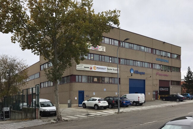 Más detalles de Avenida Camino de lo Cortao, 28, San Sebastián de los Reyes - Nave en alquiler