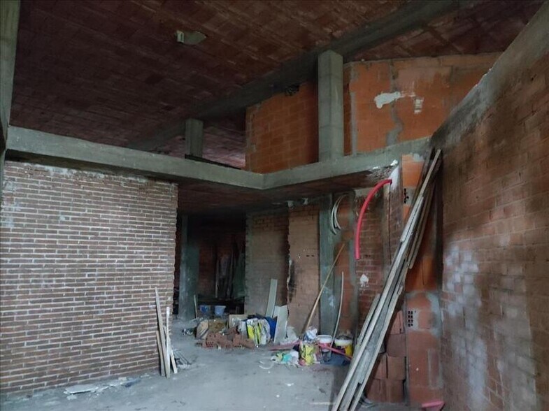 Local en Ponferrada, León en venta - Foto del edificio - Imagen 3 de 5