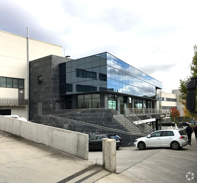 Calle Lanzarote, 15, San Sebastián de los Reyes, Madrid en venta - Foto del edificio - Imagen 3 de 4