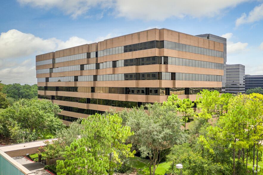 16855 Northchase Dr, Houston, TX en alquiler - Foto del edificio - Imagen 3 de 3