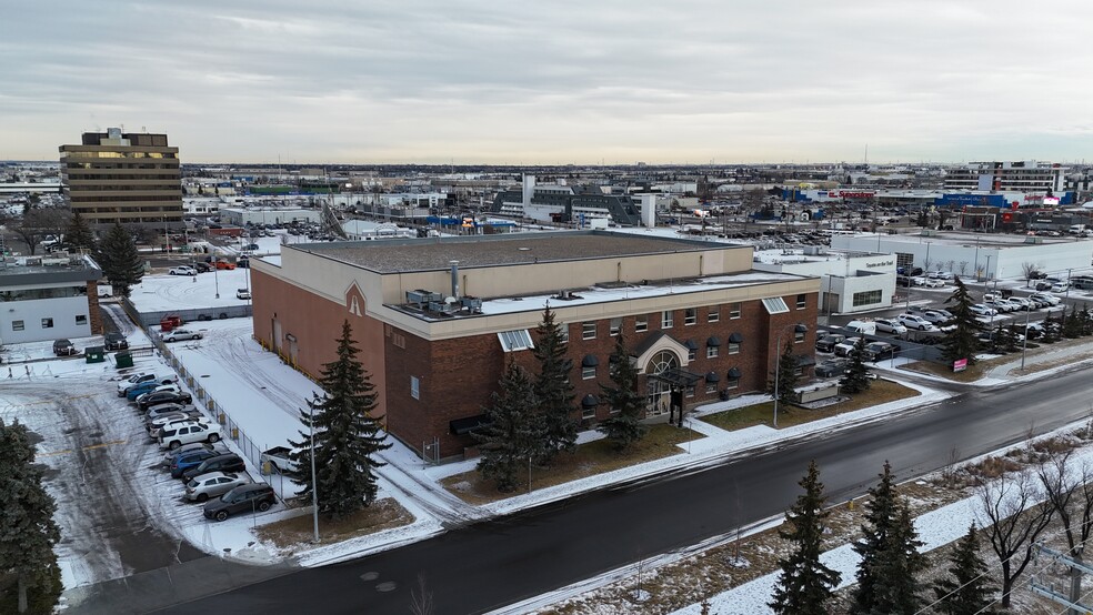 5305 Allard Way NW, Edmonton, AB en venta - Foto del edificio - Imagen 1 de 9