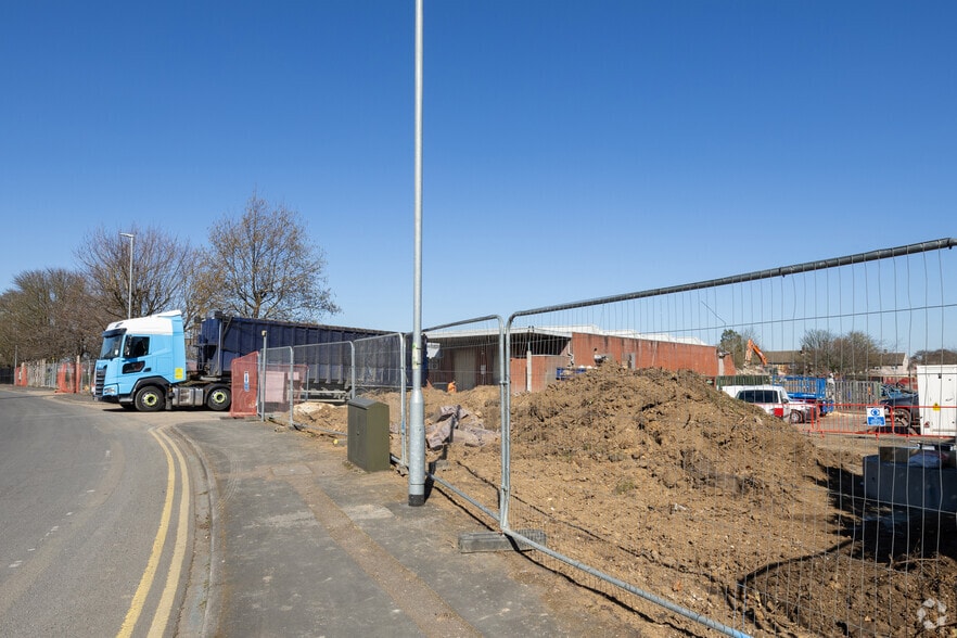 1 Humphrys Rd, Dunstable en alquiler - Foto del edificio - Imagen 2 de 4