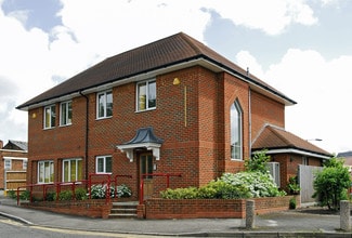 Más detalles de 2-4 Upper Fairfield Rd, Leatherhead - Oficina en venta