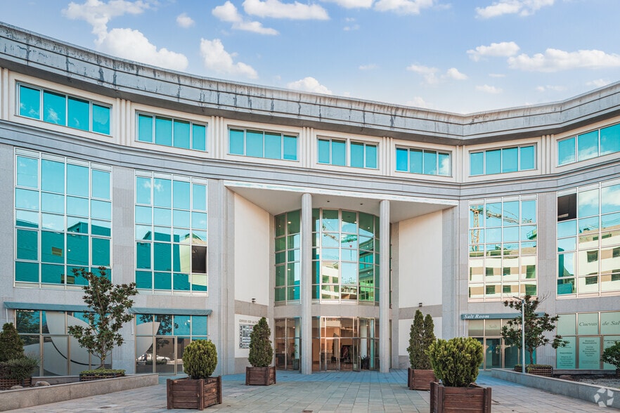 Local en Pozuelo de Alarcón, Madrid en alquiler - Foto del edificio - Imagen 3 de 4