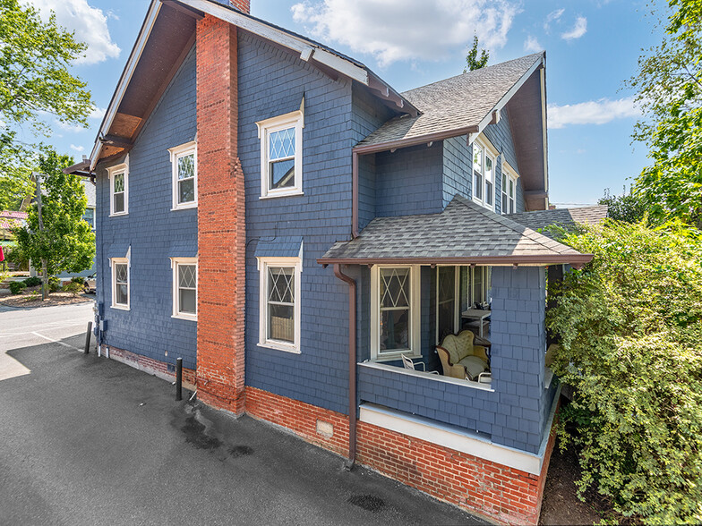 141 Merrimon Ave, Asheville, NC en venta - Foto del edificio - Imagen 1 de 18