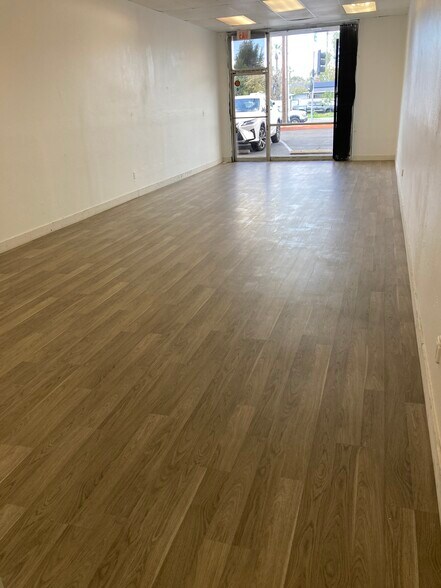 7816-7834 Balboa Blvd, Van Nuys, CA en venta - Foto del interior - Imagen 1 de 1