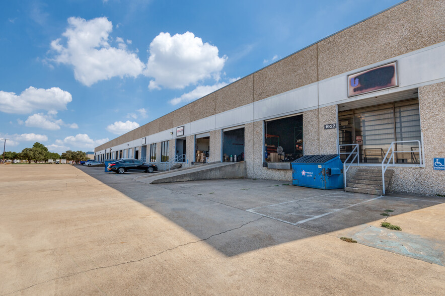 1922-1938 N Great Southwest Pky, Grand Prairie, TX en alquiler - Foto del edificio - Imagen 3 de 38