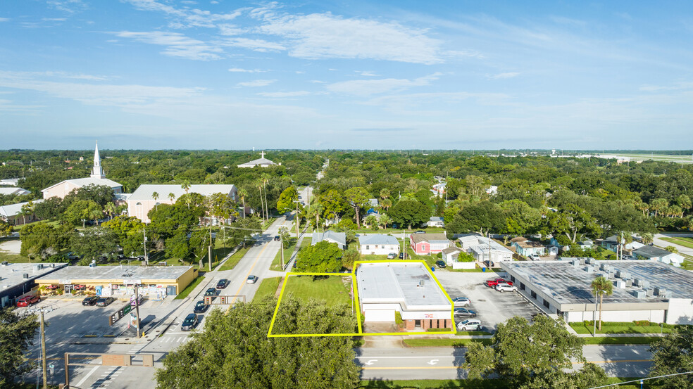 2315 14th Ave, Vero Beach, FL en venta - Foto del edificio - Imagen 1 de 55