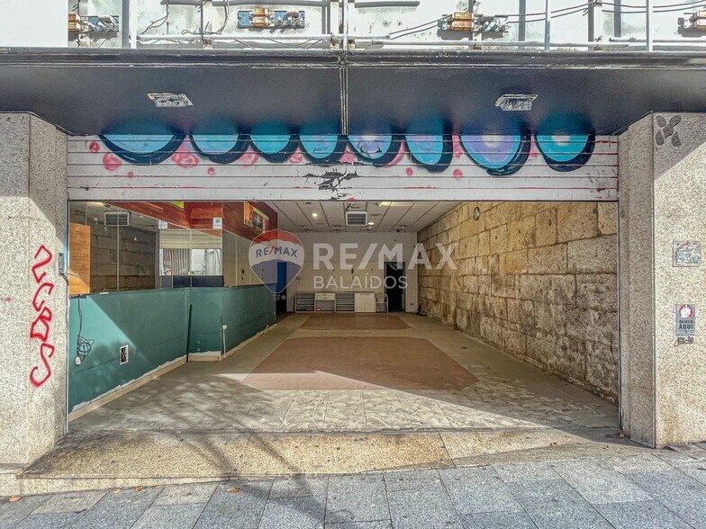 Local en Vigo, Pontevedra en venta - Foto del edificio - Imagen 3 de 35