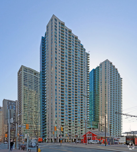 89-109 Queens Quay, Toronto, ON en alquiler - Foto principal - Imagen 1 de 6