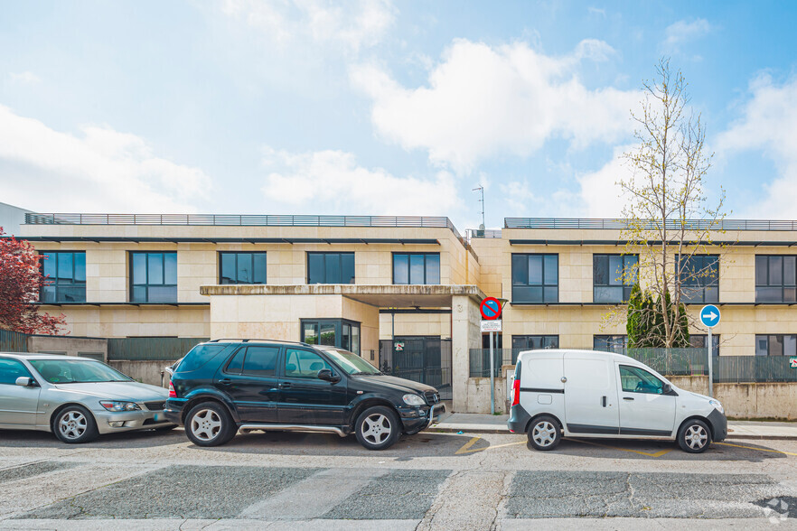 Calle Pollensa, 3, Las Rozas de Madrid, Madrid en alquiler - Foto del edificio - Imagen 2 de 3