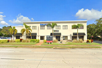 3831 Tyrone Blvd N, Saint Petersburg, FL en alquiler Foto del edificio- Imagen 1 de 2