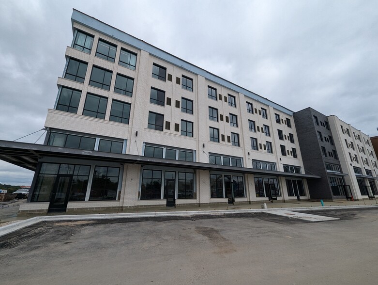 20400 Bluemound, Brookfield, WI en alquiler - Foto del edificio - Imagen 3 de 8