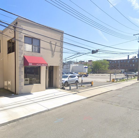 553-555 Willow Ave, Cedarhurst, NY en alquiler - Foto del edificio - Imagen 2 de 3