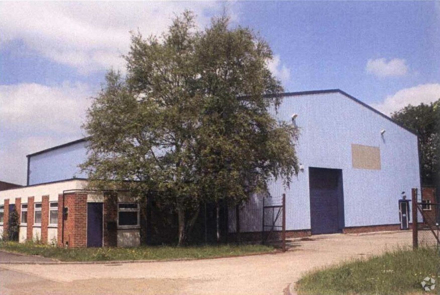 Regal Way, Faringdon en venta - Foto del edificio - Imagen 2 de 2