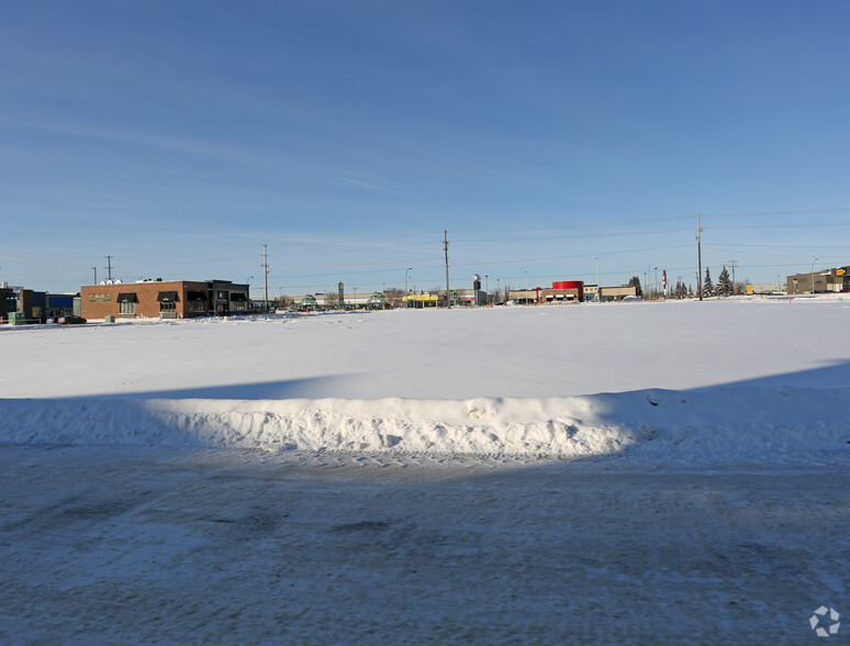 16951 109 Av NW, Edmonton, AB en alquiler - Foto del edificio - Imagen 2 de 2