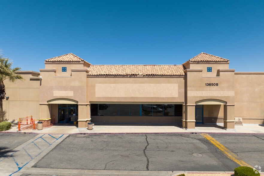 13650 Bear Valley Rd, Victorville, CA en venta - Foto del edificio - Imagen 2 de 7