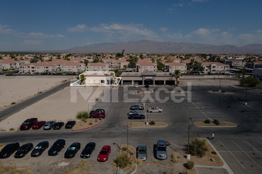 3050 W Cheyenne Ave, North Las Vegas, NV en alquiler - Vista aérea - Imagen 2 de 13