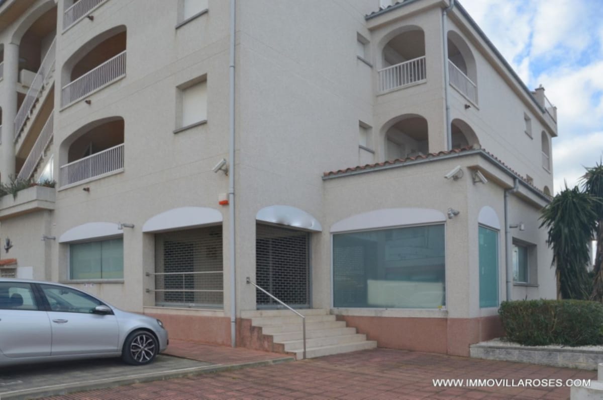 Edificio residencial en Castelló d'Empúries, Gerona en venta Foto del edificio- Imagen 1 de 2