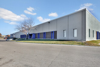 345 Industrial Blvd NE, Minneapolis, MN en venta Foto del edificio- Imagen 2 de 31