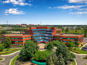 100 Corporate Pky, Amherst, NY en alquiler Foto del edificio- Imagen 2 de 33