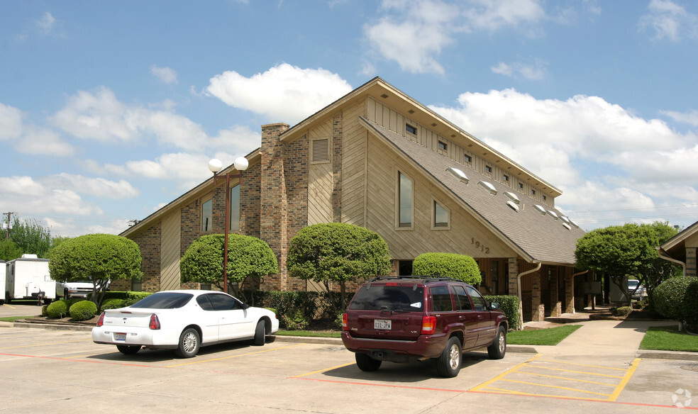 1912 Central Dr, Bedford, TX en alquiler - Foto del edificio - Imagen 1 de 1