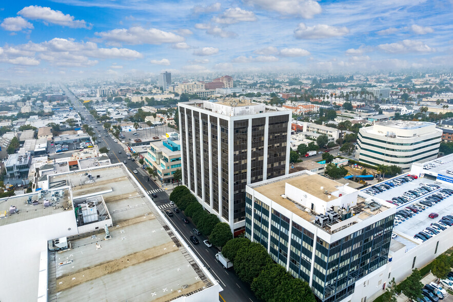 2001 Santa Monica Blvd, Santa Monica, CA en alquiler - Foto del edificio - Imagen 3 de 6