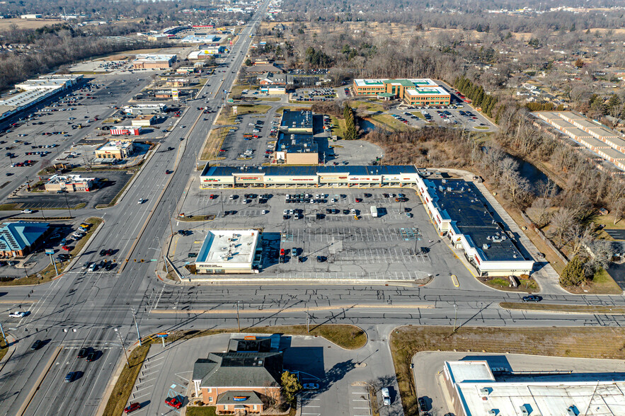 9918-9950 E Washington St, Indianapolis, IN en alquiler - Foto del edificio - Imagen 3 de 7