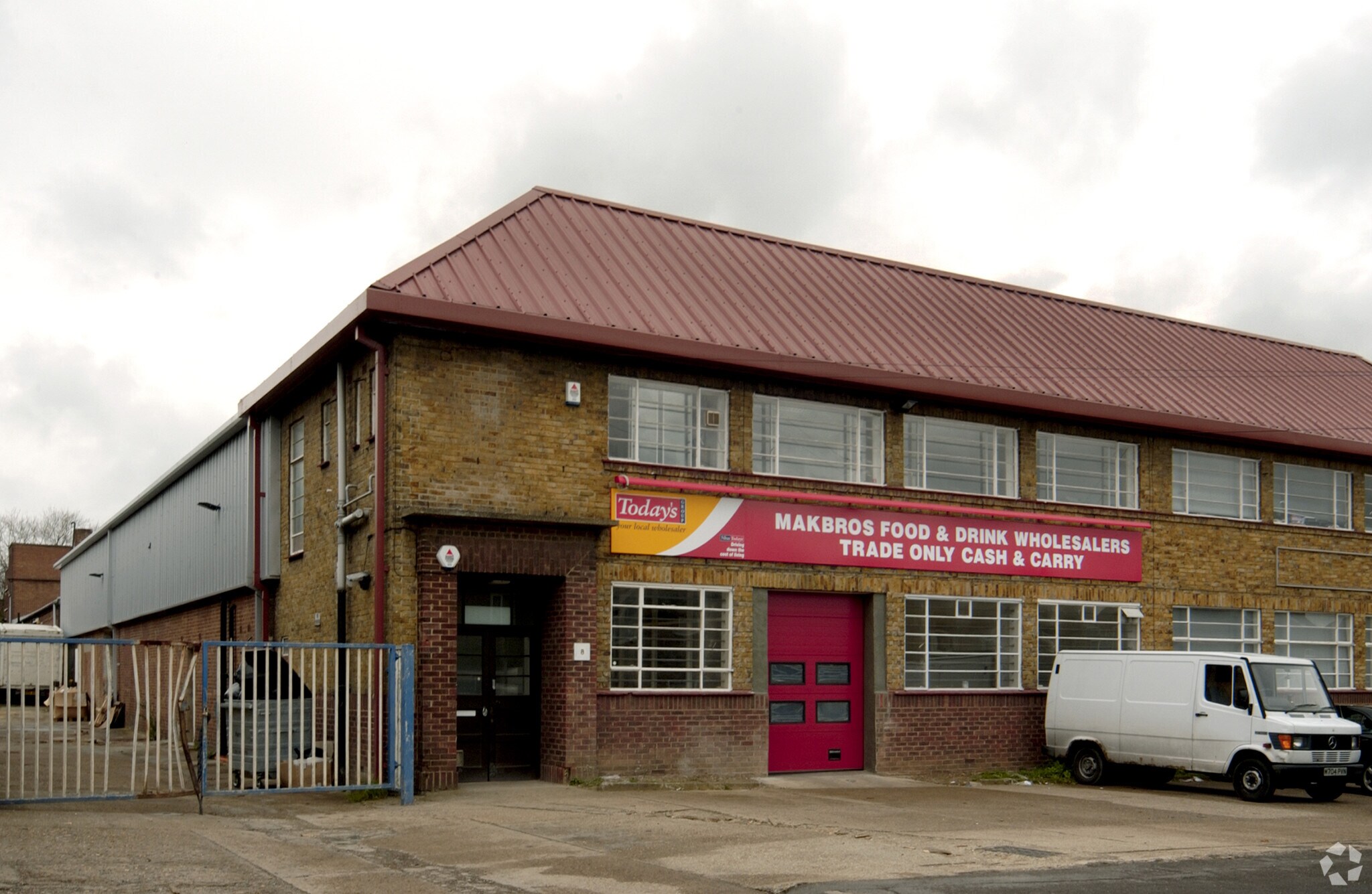 6-8 Dalston Gdns, Stanmore en venta Foto principal- Imagen 1 de 4