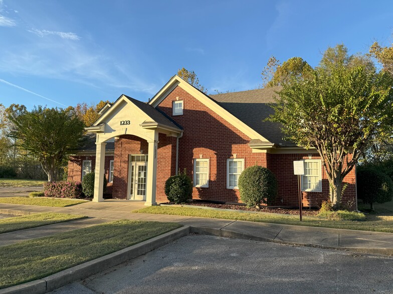 1233 Macon View Dr, Cordova, TN en alquiler - Foto del edificio - Imagen 2 de 10