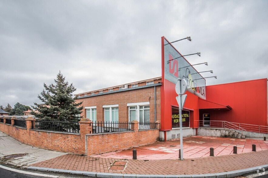 Local en Ávila, Ávila en venta - Foto del edificio - Imagen 3 de 42
