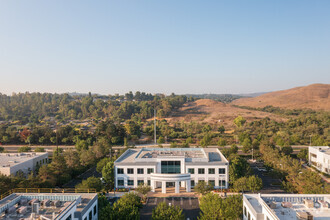 320 Goddard Way, Irvine, CA - VISTA AÉREA  vista de mapa - Image1