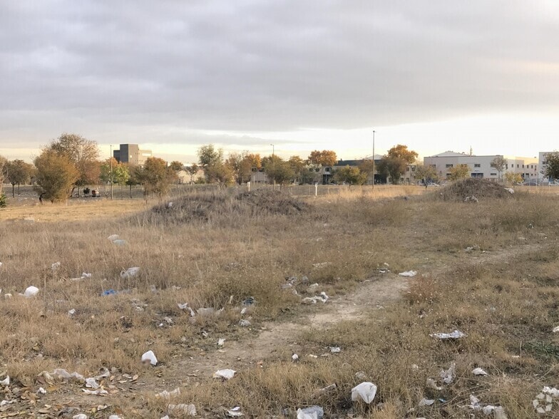 Calle de Piñuécar, 33, Madrid, Madrid en venta - Foto principal - Imagen 1 de 3