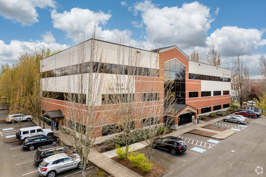 5933 NE Win Sivers Dr, Portland, OR en alquiler - Foto del edificio - Imagen 1 de 5