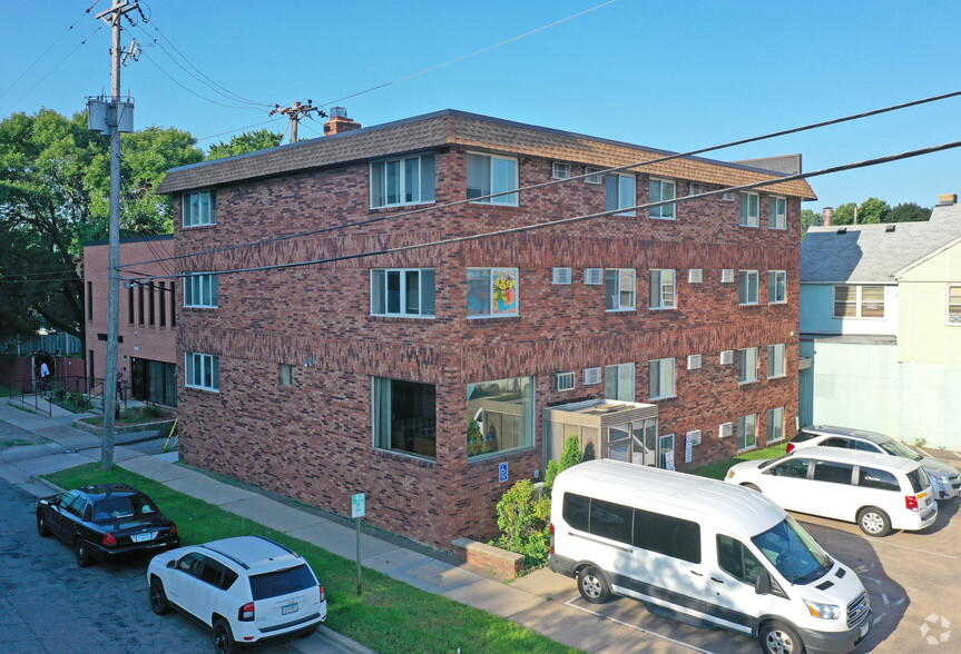 1706 University Ave, Saint Paul, MN en venta - Foto principal - Imagen 1 de 1