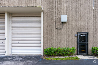 5500-5632 NW 161st St, Hialeah, FL en alquiler Foto del edificio- Imagen 1 de 6