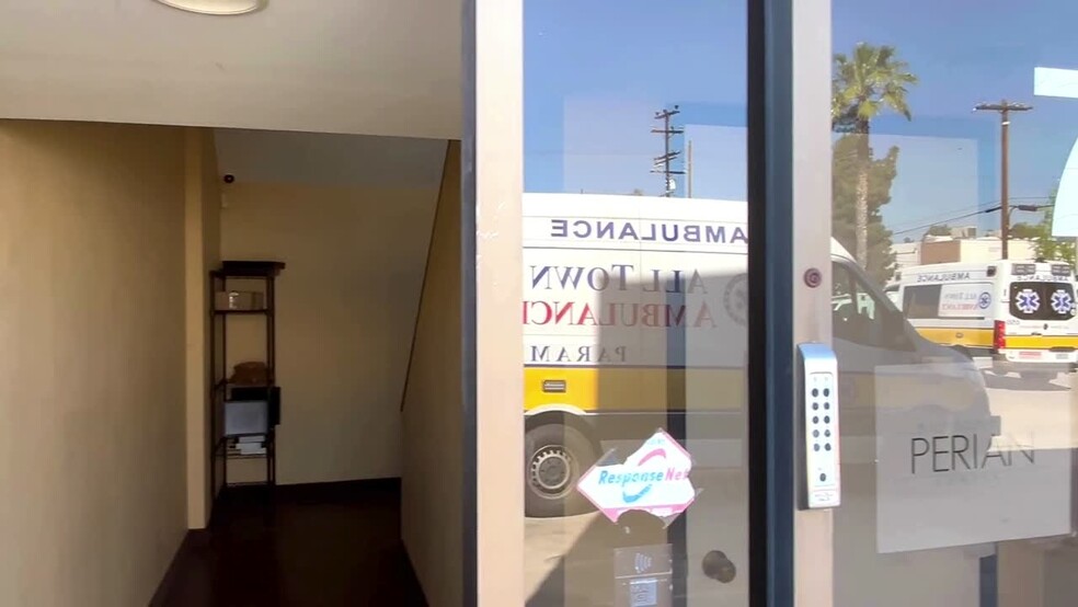 7755 Haskell Ave, Van Nuys, CA en alquiler - Vídeo de anuncio comercial - Imagen 2 de 41