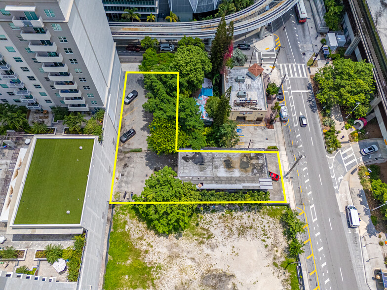 75 SW 11th St, Miami, FL en venta - Foto del edificio - Imagen 3 de 4