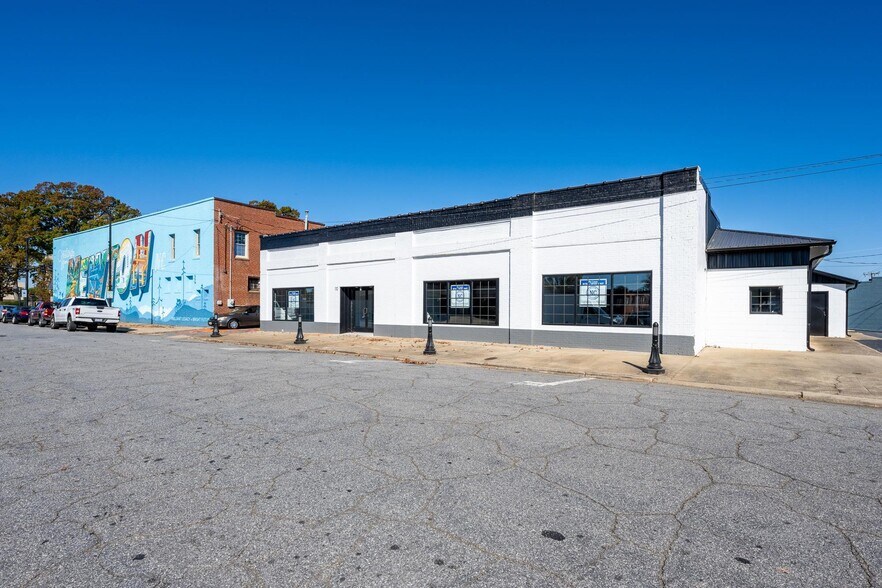 110 E A St, Newton, NC en venta - Foto del edificio - Imagen 3 de 20