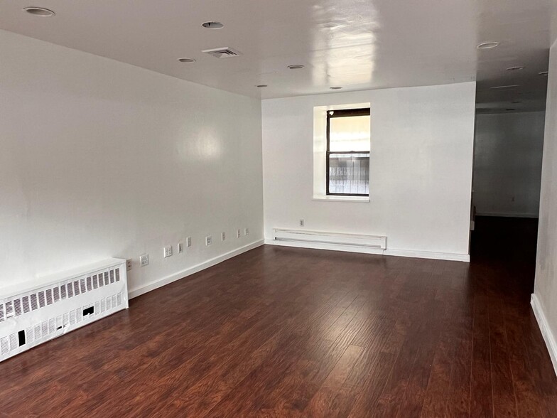 232 Metropolitan Ave, Brooklyn, NY en alquiler - Foto del interior - Imagen 2 de 8