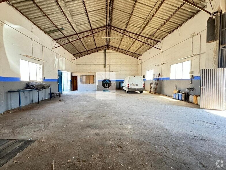 Nave en Belvís de la Jara, Toledo en venta - Foto del edificio - Imagen 2 de 12